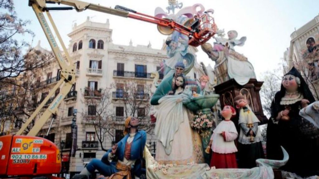 La plantà en Valencia - Fallas di Valencia